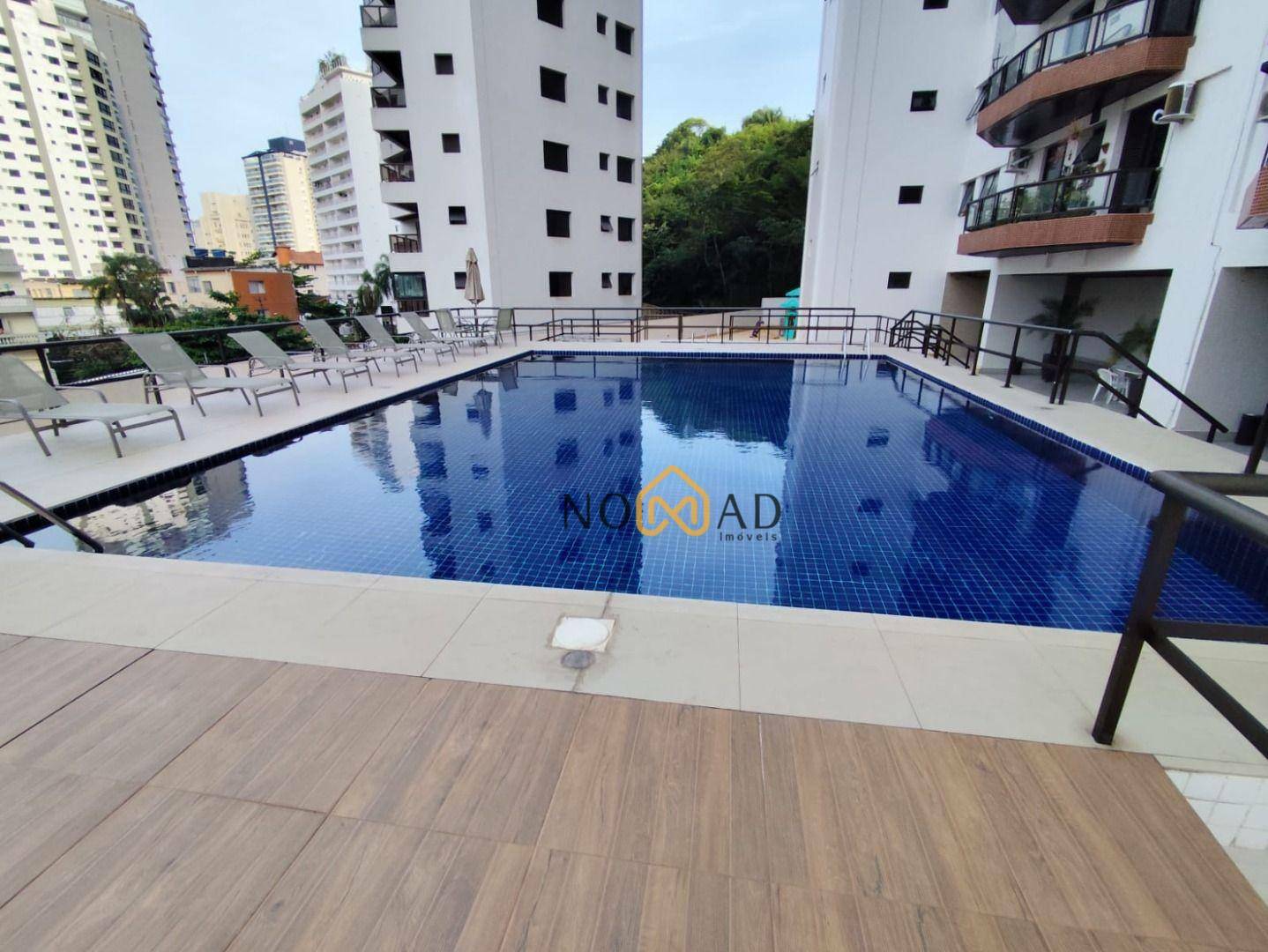 Apartamento à venda com 4 quartos, 195m² - Foto 1