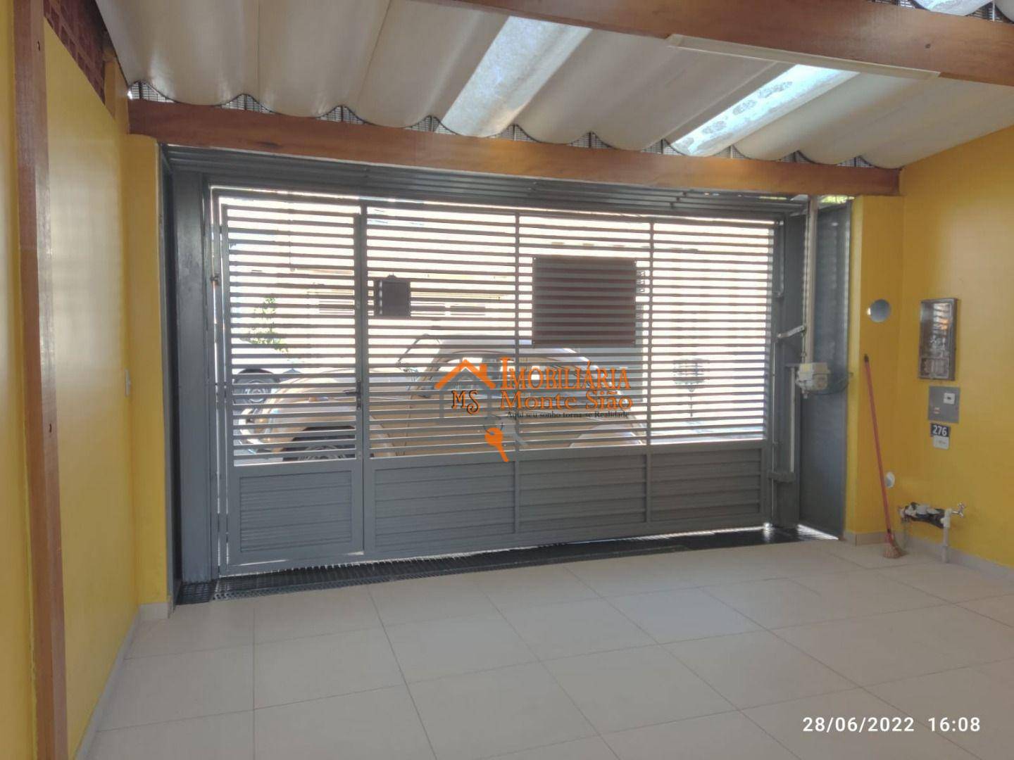 Casa à venda com 2 quartos, 125m² - Foto 2