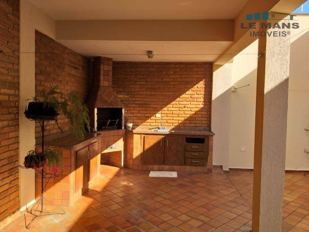 Casa à venda com 3 quartos, 226m² - Foto 24