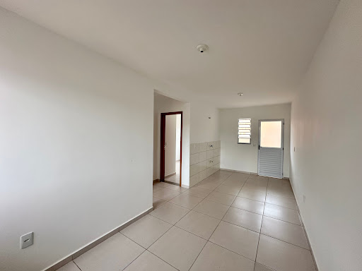 Casa à venda com 2 quartos, 60m² - Foto 3