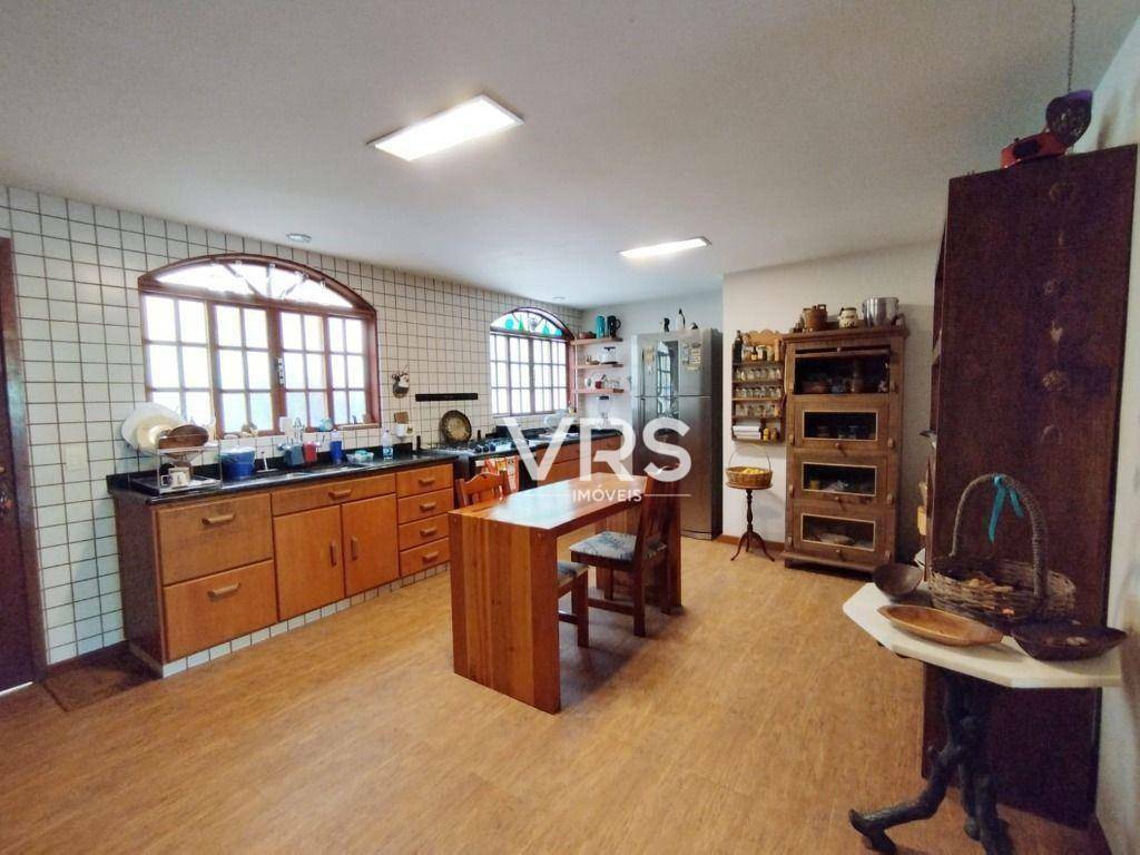 Casa à venda com 5 quartos, 345m² - Foto 31