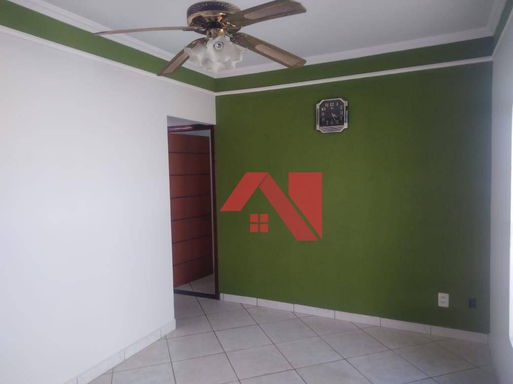 Casa à venda com 3 quartos, 230m² - Foto 1