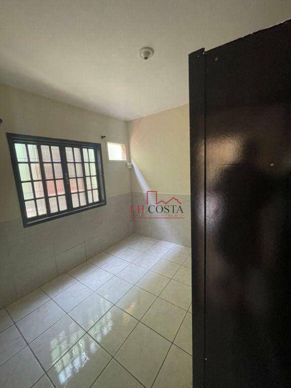 Casa à venda com 4 quartos, 100m² - Foto 4