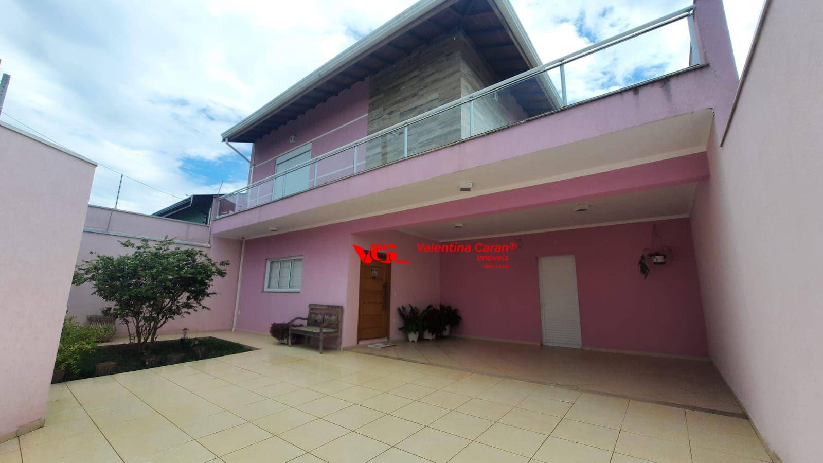 Casa, 3 quartos, 298 m² - Foto 1