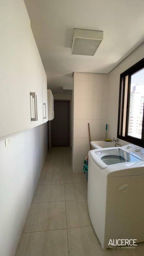 Apartamento à venda com 3 quartos, 237m² - Foto 37