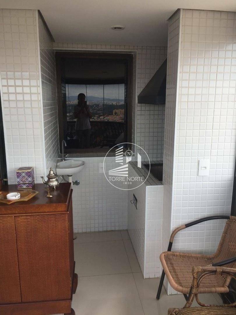 Apartamento à venda com 3 quartos, 153m² - Foto 2