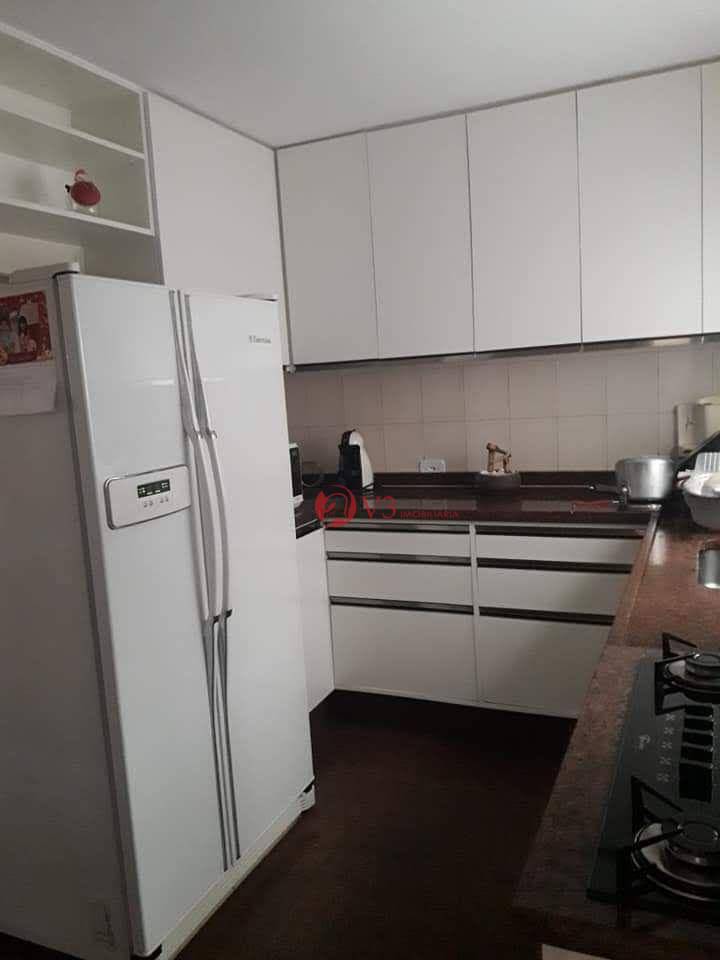 Sobrado à venda com 4 quartos, 200m² - Foto 11