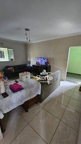 Casa à venda com 6 quartos, 400m² - Foto 3