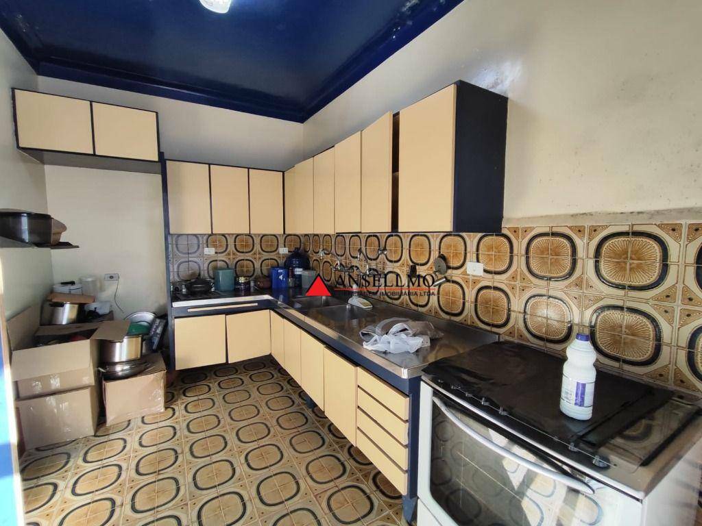 Casa para alugar com 3 quartos, 350m² - Foto 18
