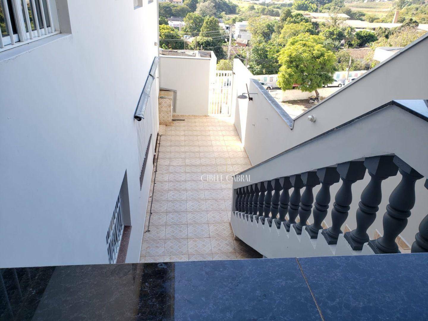 Casa à venda e aluguel com 3 quartos, 200m² - Foto 28