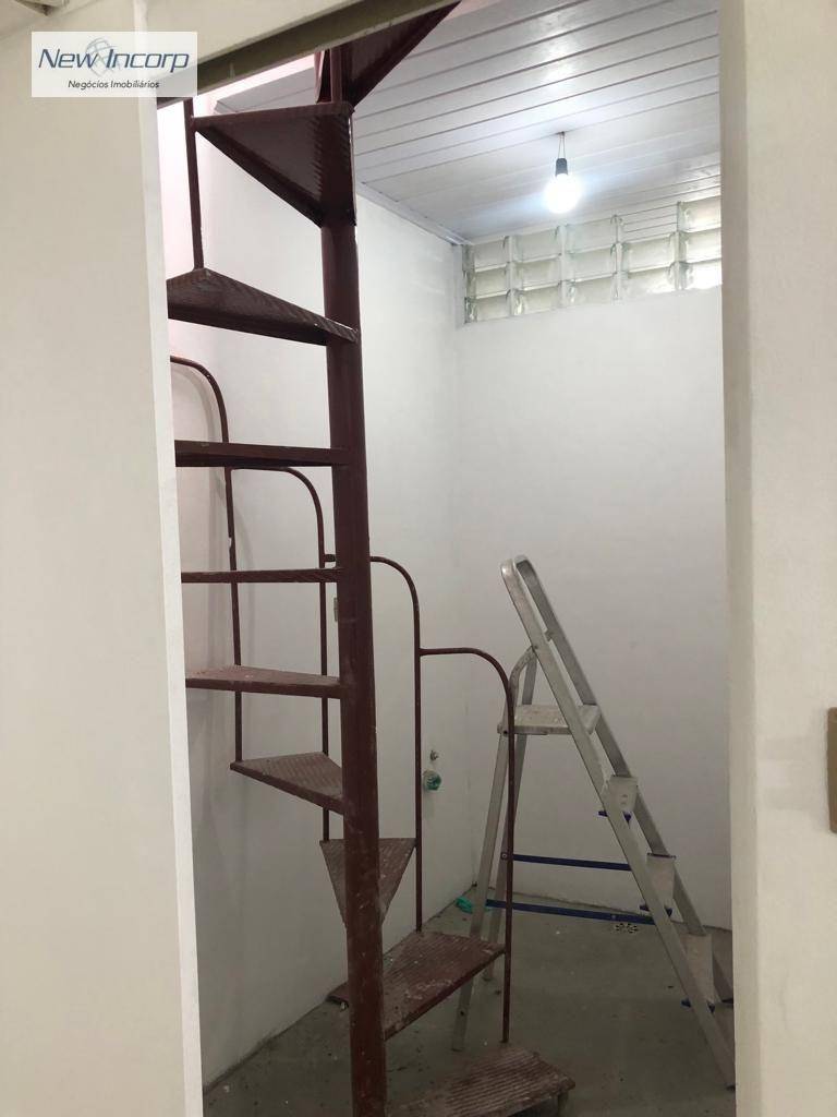 Casa para alugar com 2 quartos, 120m² - Foto 2