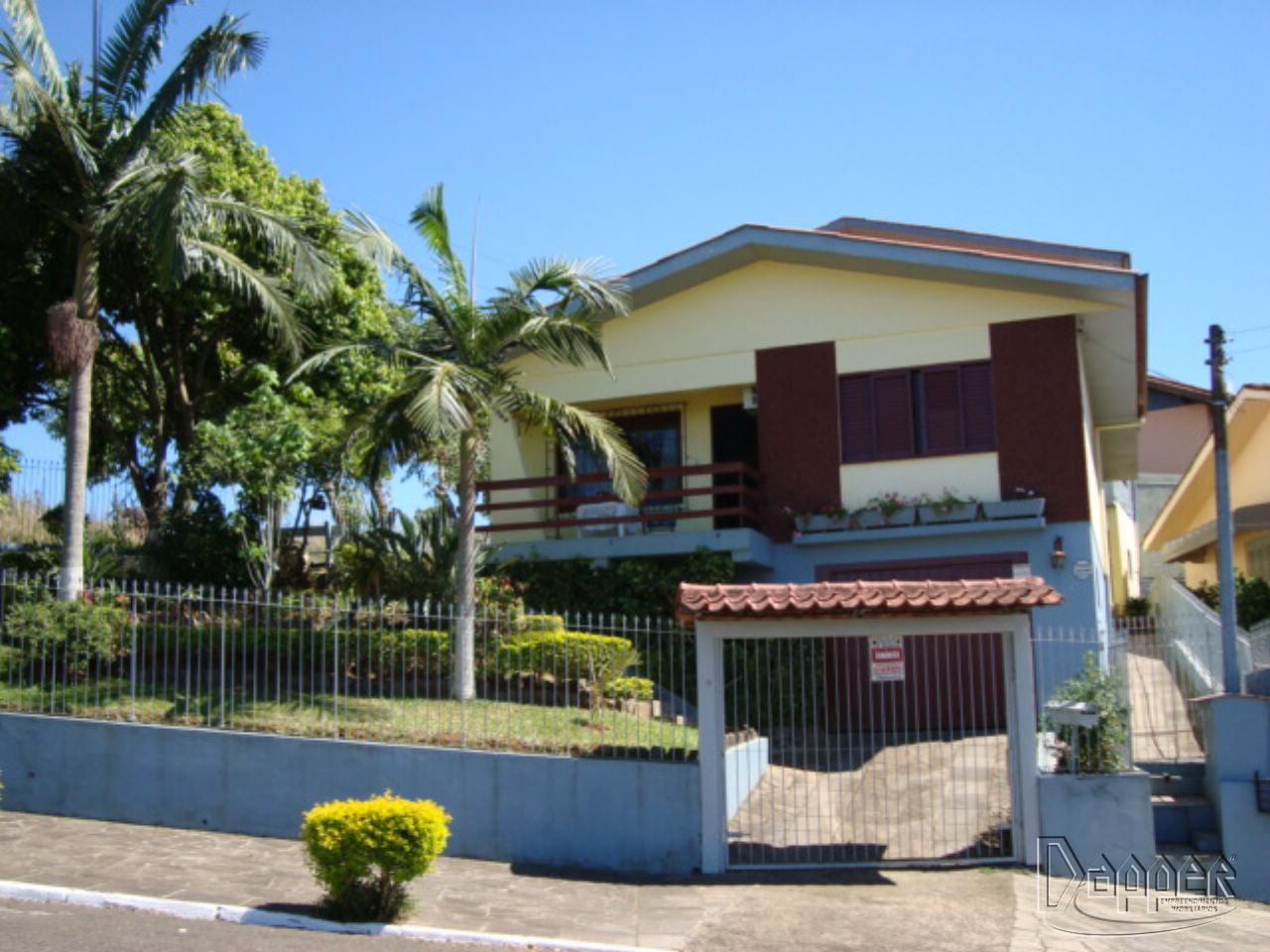 Casa à venda com 4 quartos, 270 - Foto 1