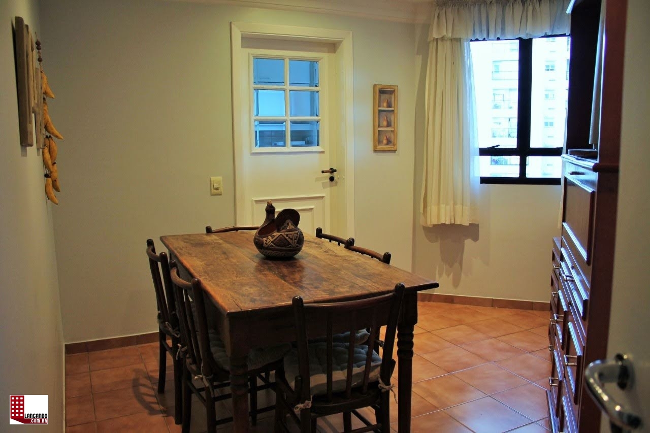 Apartamento à venda com 3 quartos, 198m² - Foto 6