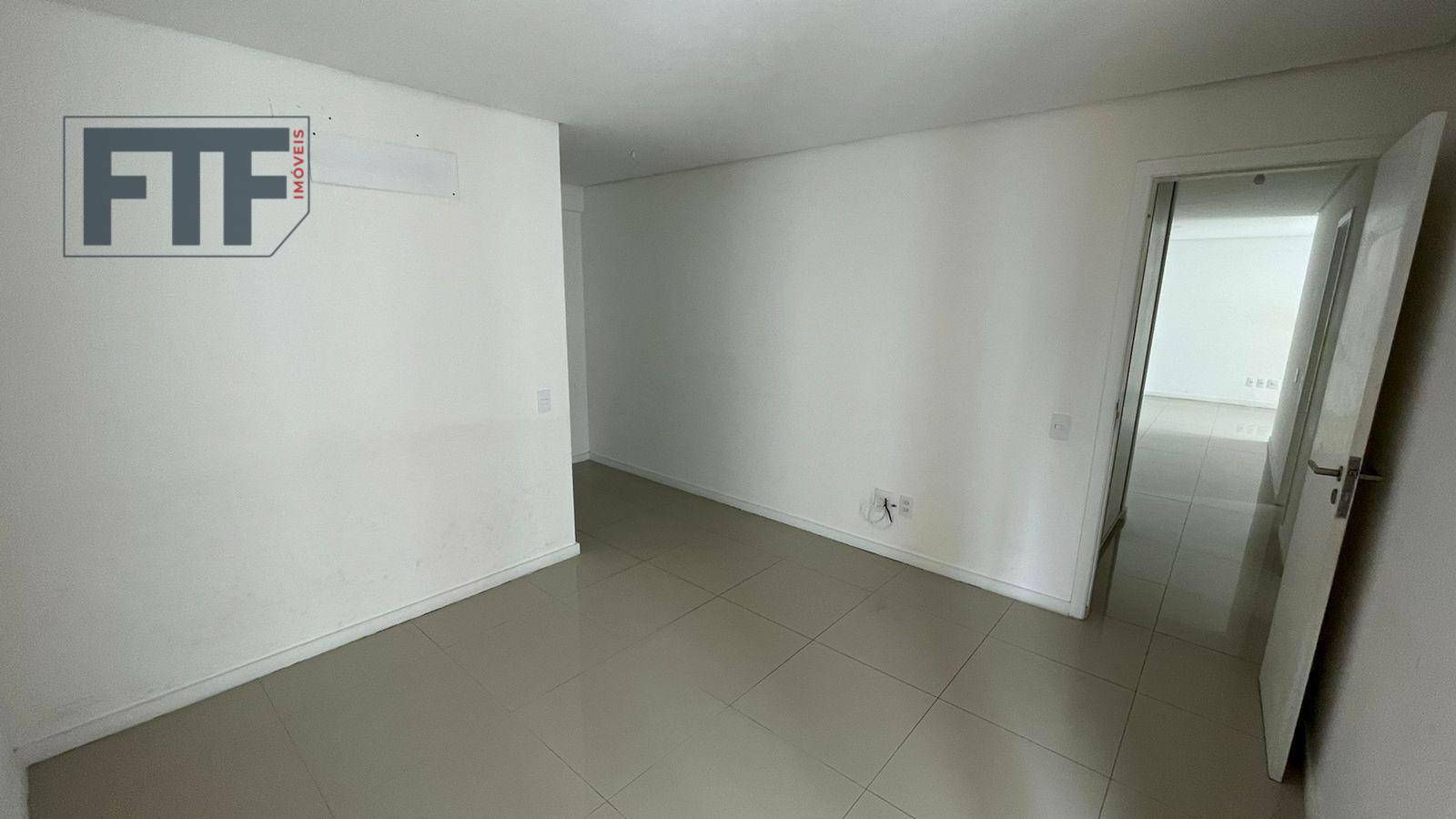 Apartamento à venda com 3 quartos, 110m² - Foto 11