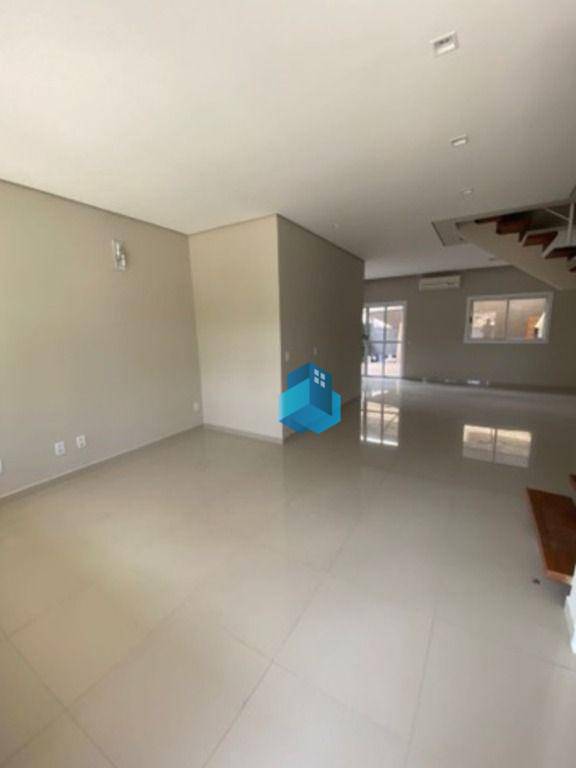 Casa à venda com 3 quartos, 201m² - Foto 2