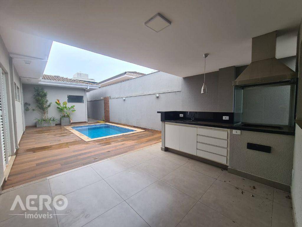 Casa de Condomínio à venda e aluguel com 3 quartos, 212m² - Foto 1