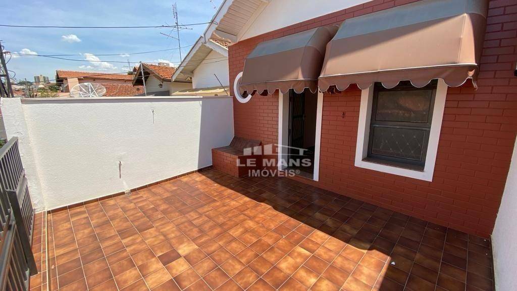 Casa à venda com 2 quartos, 94m² - Foto 3