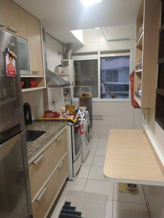 Apartamento à venda com 2 quartos, 70m² - Foto 7