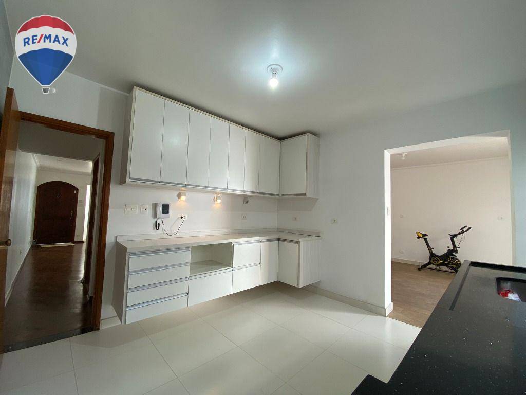 Casa para alugar com 5 quartos, 282m² - Foto 25