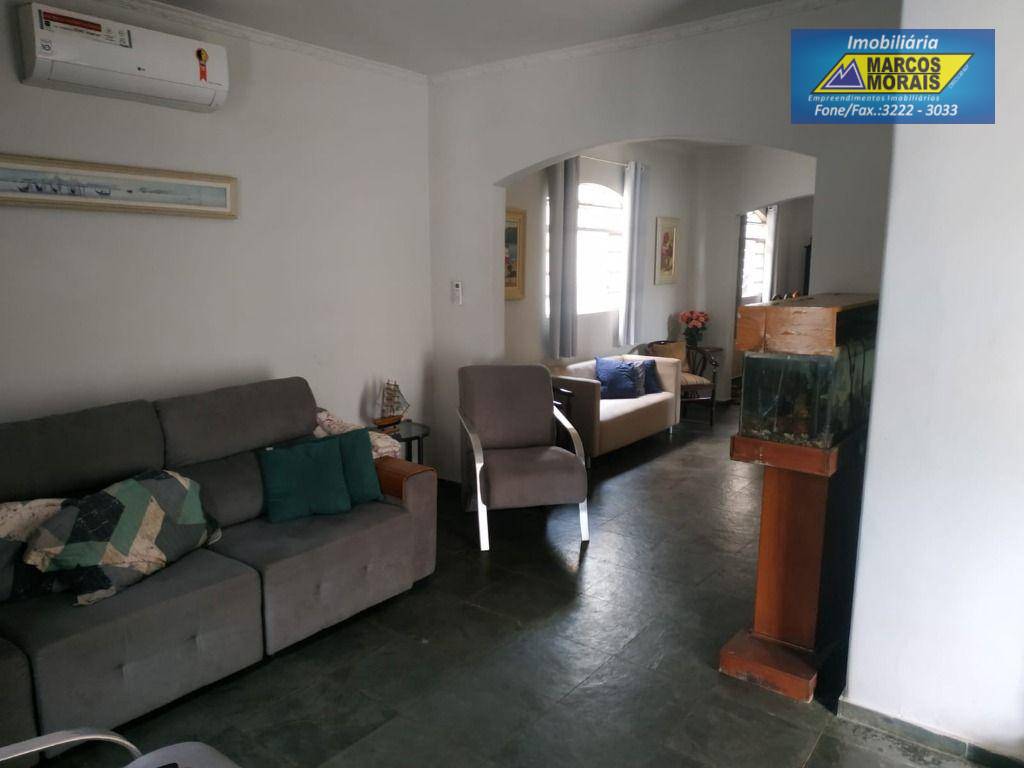 Casa à venda com 3 quartos, 178m² - Foto 3