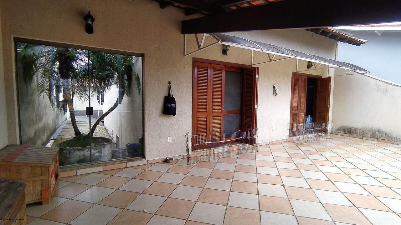 Sobrado à venda com 4 quartos, 340m² - Foto 3