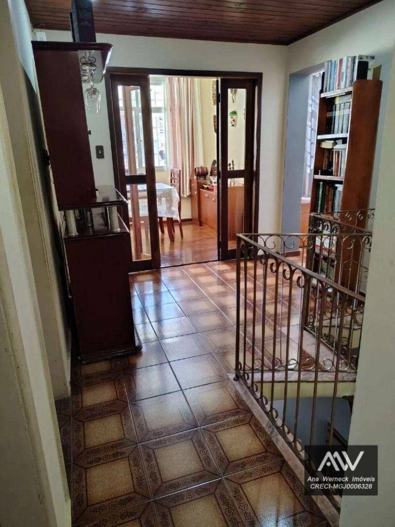 Apartamento à venda com 3 quartos, 200m² - Foto 19