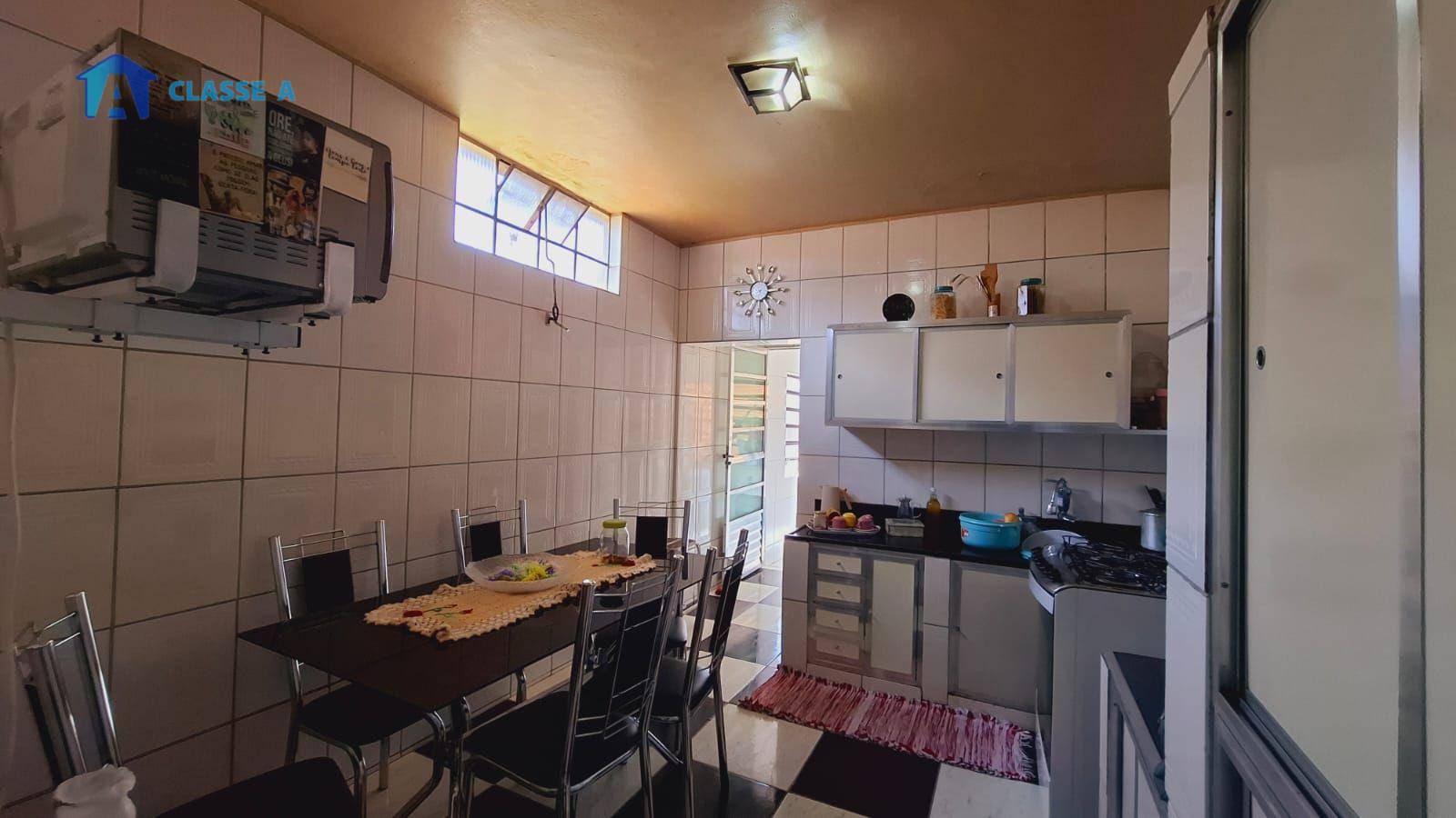 Casa à venda com 5 quartos, 300m² - Foto 8