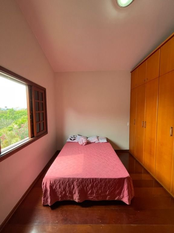 Casa de Condomínio à venda com 4 quartos, 380m² - Foto 9
