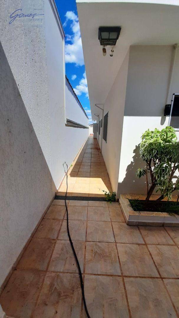 Casa à venda com 3 quartos, 348m² - Foto 31