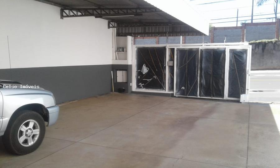 Prédio Inteiro à venda com 2 quartos, 300m² - Foto 2