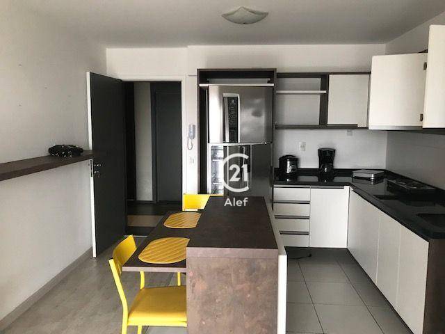 Apartamento à venda com 2 quartos, 62m² - Foto 2