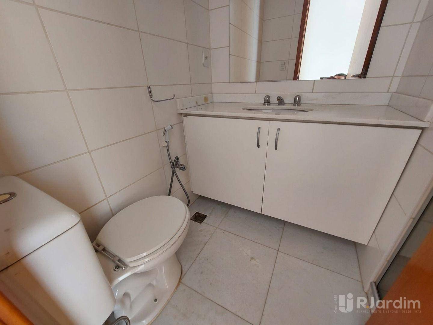 Apartamento para alugar com 3 quartos, 187m² - Foto 20