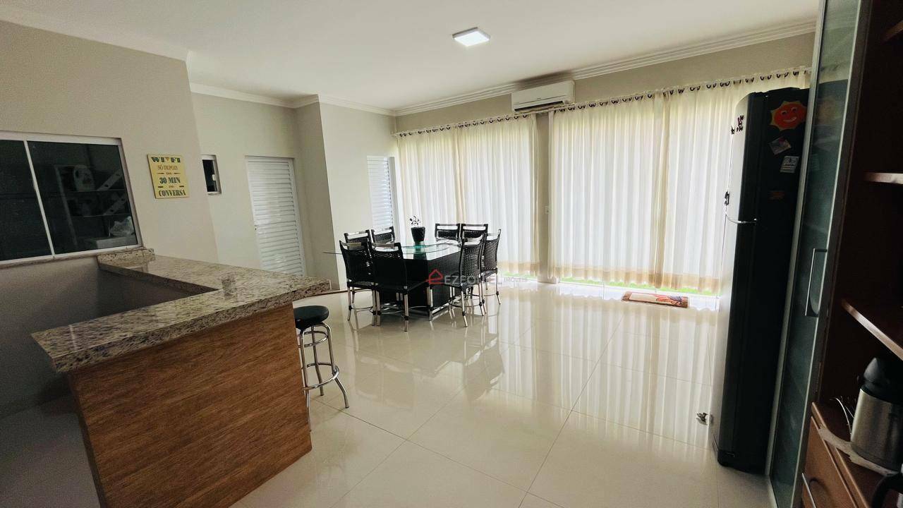 Casa à venda com 2 quartos, 200m² - Foto 15