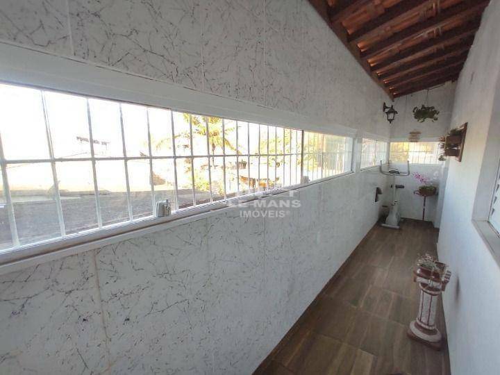 Casa à venda com 3 quartos, 250m² - Foto 28