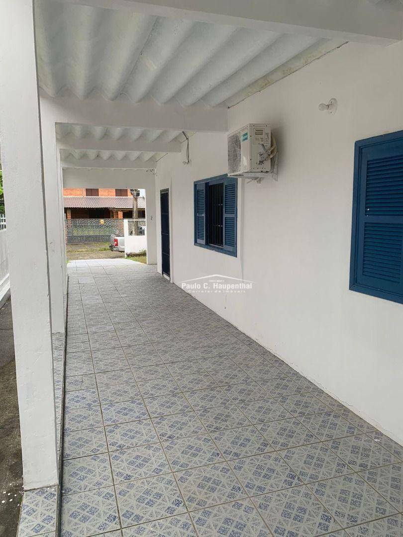 Casa à venda com 6 quartos, 200m² - Foto 5