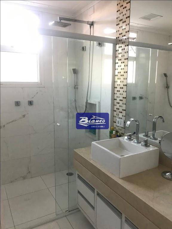 Apartamento à venda com 3 quartos, 200m² - Foto 18