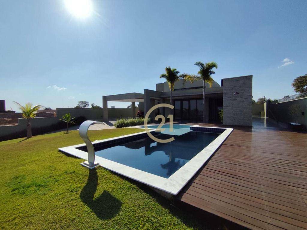 Casa de Condomínio à venda com 3 quartos, 261m² - Foto 1