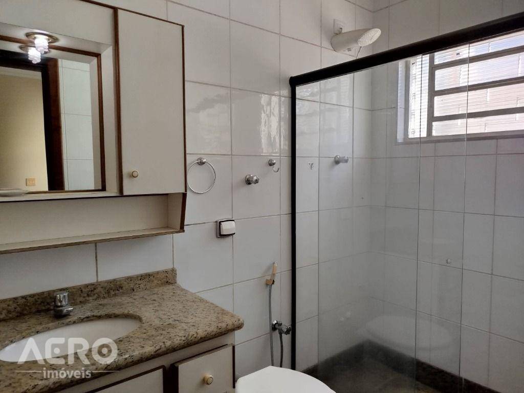 Casa para alugar com 3 quartos, 184m² - Foto 21