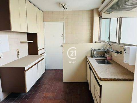 Apartamento à venda com 3 quartos, 167m² - Foto 13