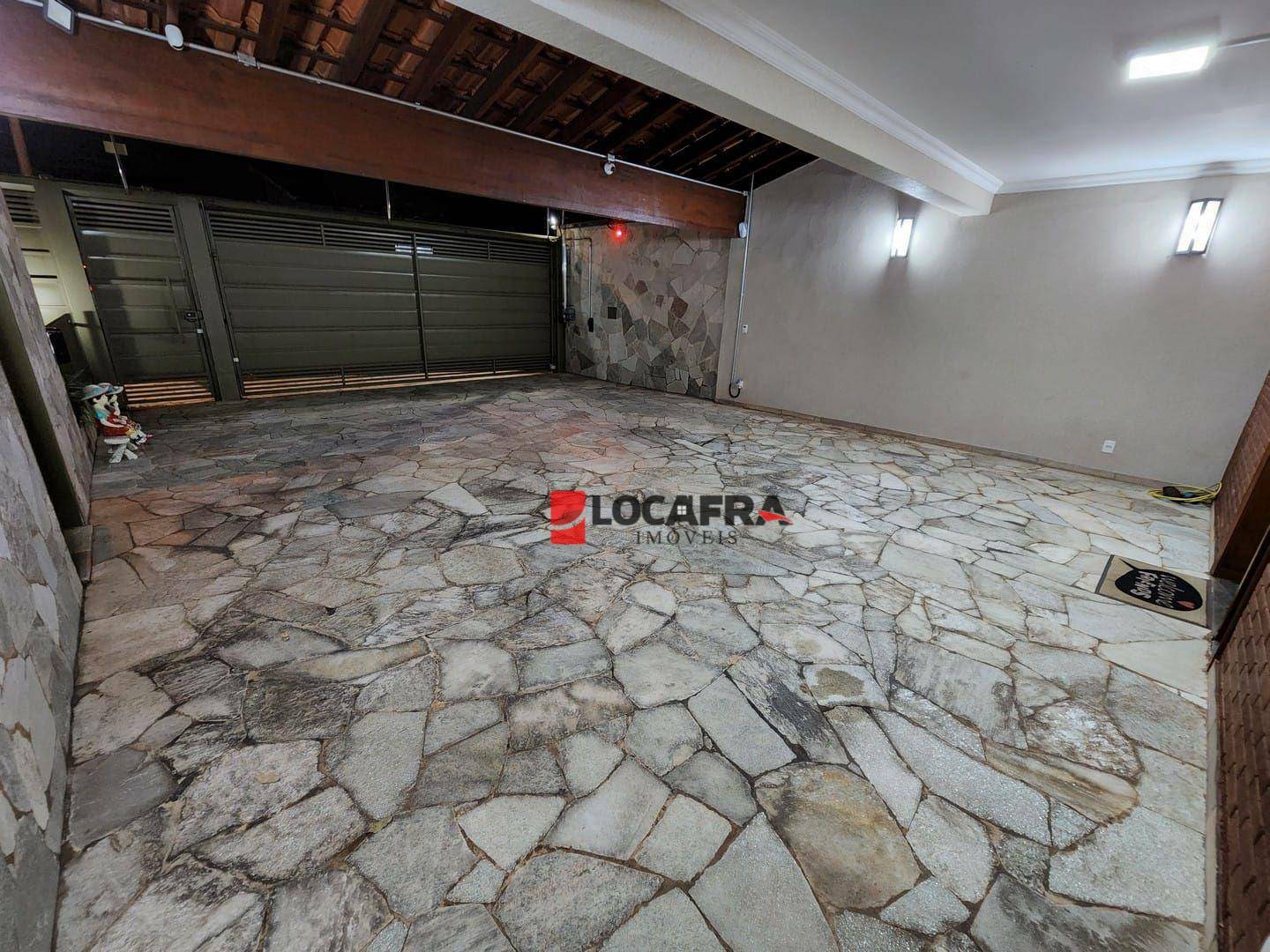 Casa à venda com 5 quartos, 570m² - Foto 4