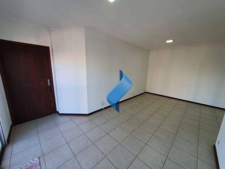 Apartamento à venda com 3 quartos, 135m² - Foto 4