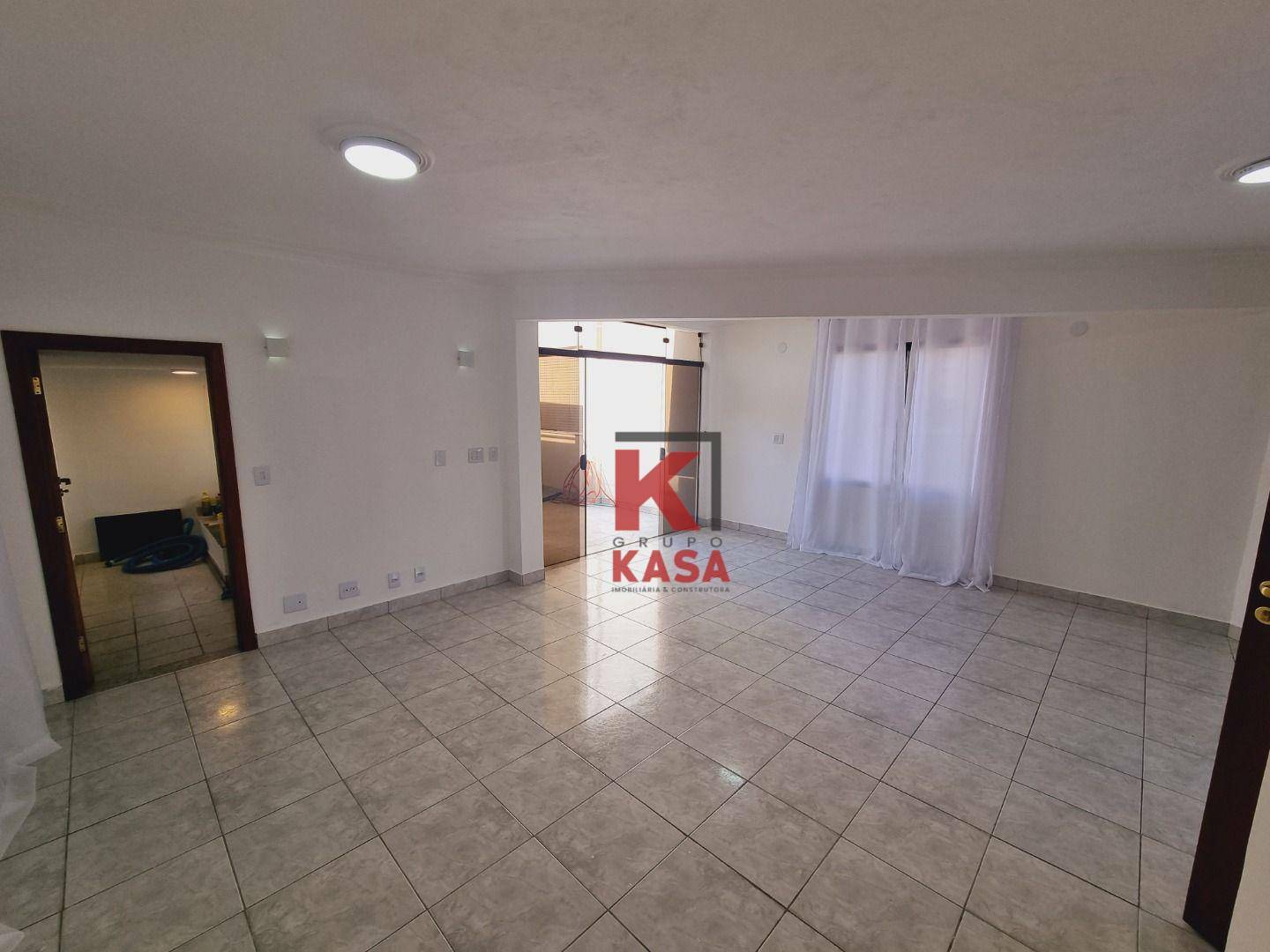 Casa à venda e aluguel com 3 quartos, 339m² - Foto 17