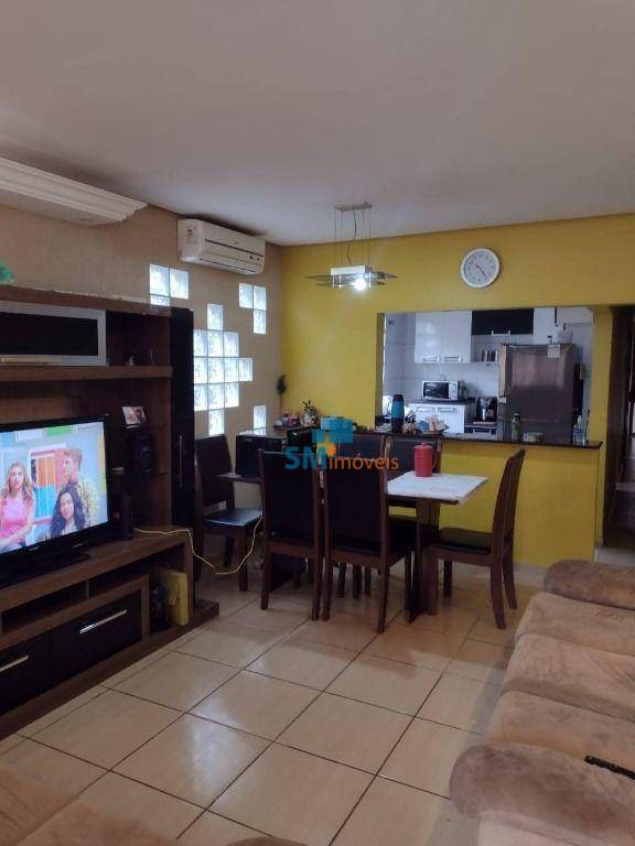 Sobrado à venda com 5 quartos, 100m² - Foto 1