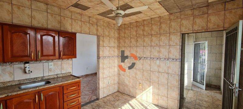 Apartamento para alugar com 2 quartos, 75m² - Foto 12