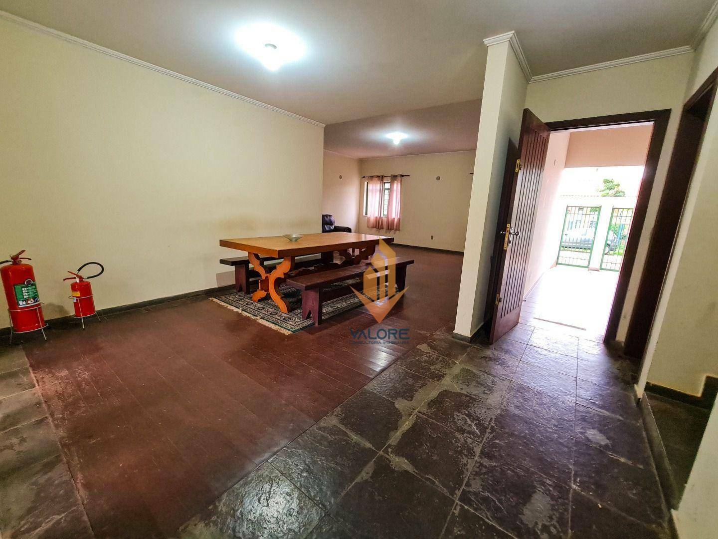 Casa à venda com 8 quartos, 365m² - Foto 10