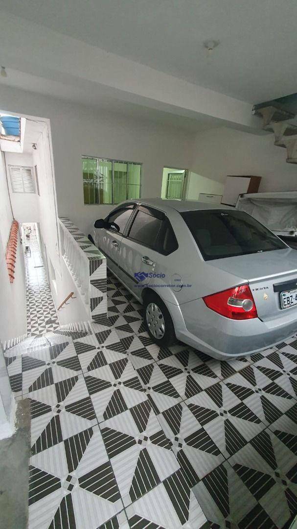 Sobrado à venda com 6 quartos, 150m² - Foto 2