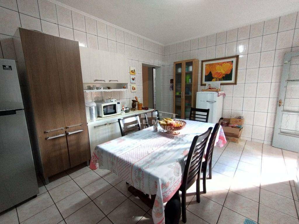 Casa à venda com 3 quartos, 215m² - Foto 13