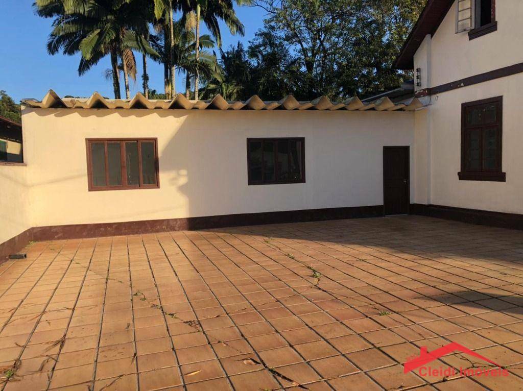 Casa à venda com 11 quartos, 360m² - Foto 4