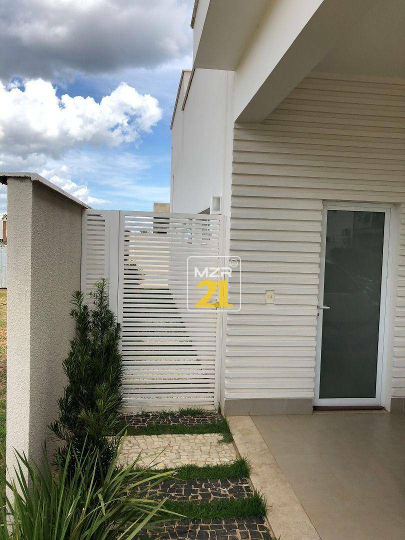 Casa de Condomínio à venda com 3 quartos, 210m² - Foto 4