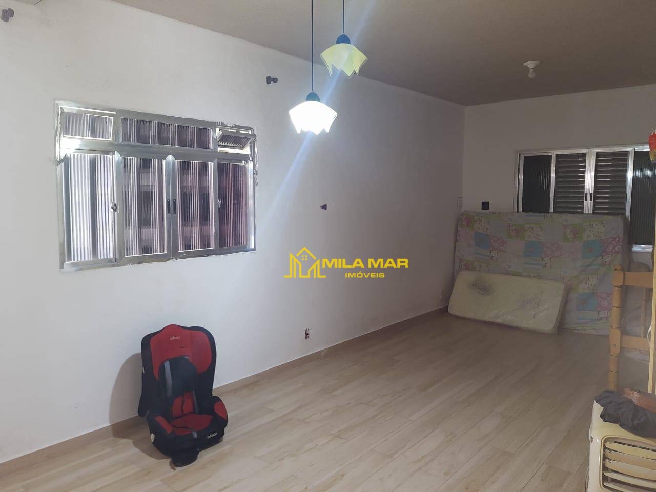 Casa à venda com 3 quartos, 200m² - Foto 3